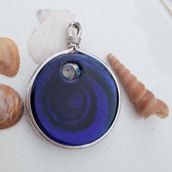 Glass Lampwork Spiral Shell Pendant NWT - Picture 2 of 2